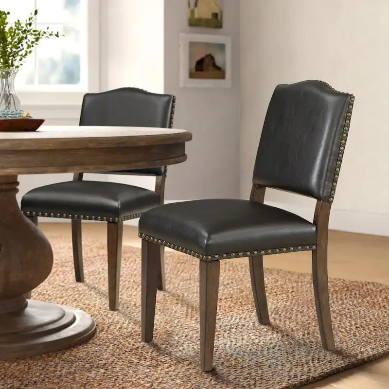 Chaise de salle à manger en similicuir marron avec clous décoratifs - par